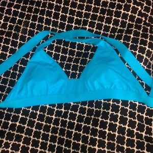 Bikini top never worn... it didn’t fit!